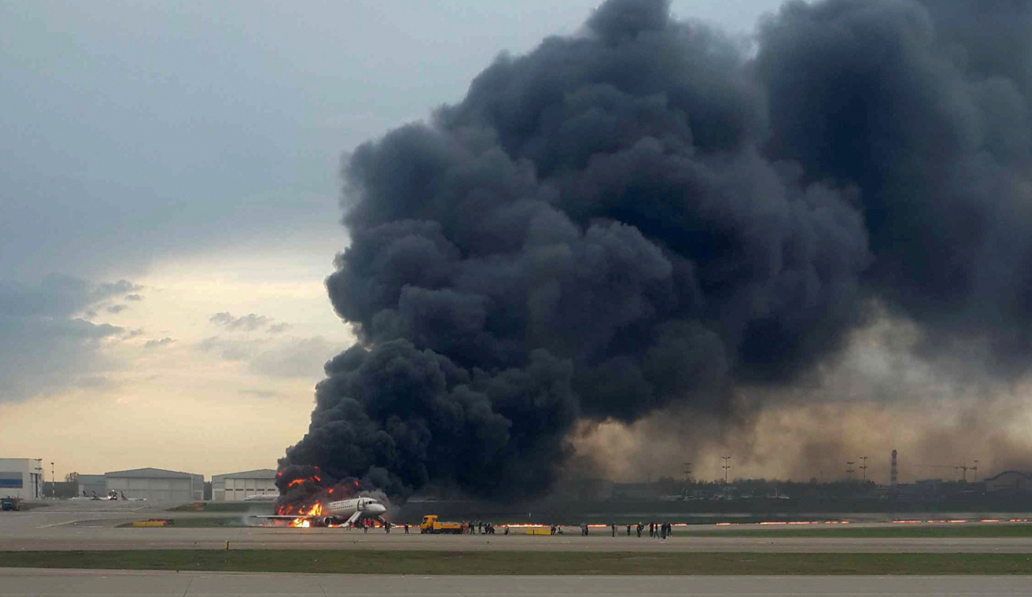 Катастрофа ssj 100 в шереметьеве (2019). Катастрофа ssj 100 в шереметьеве. Катастрофа в шереметьево сегодня. Сухой суперджет 100 шереметьево пожар. Ssj 100 шереметьево.