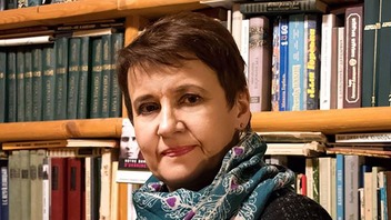 Писательница Оксана Забужко охарактеризовала портрет Путина и рассказала Апострофу как украинцам не проиграть языковую войну Кремлю