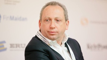 Слава Рабинович в интервью Апострофу рассказал, как Путин привел Россию к распаду, а коронавирус добил россиян