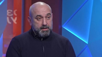 Генерал ВСУ Сергей Кривонос в интервью Юрию Кулиничу на Апостроф TV поднял много актуальных тем, в частности по скандалу между силовиками