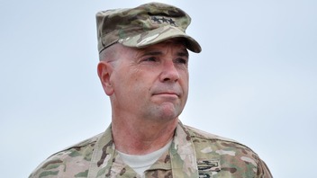 По мнению Бена Ходжеса, США должны действовать жестче по отношению к России, чтобы помочь Украине