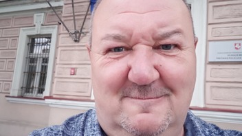 Журналист расследователь Сергей Канев рассказал, как в России обворовывают армию и почему Путин живет как на Марсе