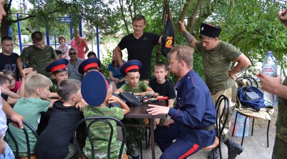 Слет ряженых: появились фото новой пропагандистской акции с детьми в Крыму